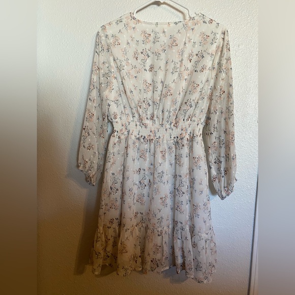 Boutique Dainty Floral Dress L - Picture 4 of 5